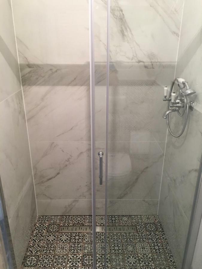 Przestrzenny Apartament W Centrum Krakowa. Kültér fotó